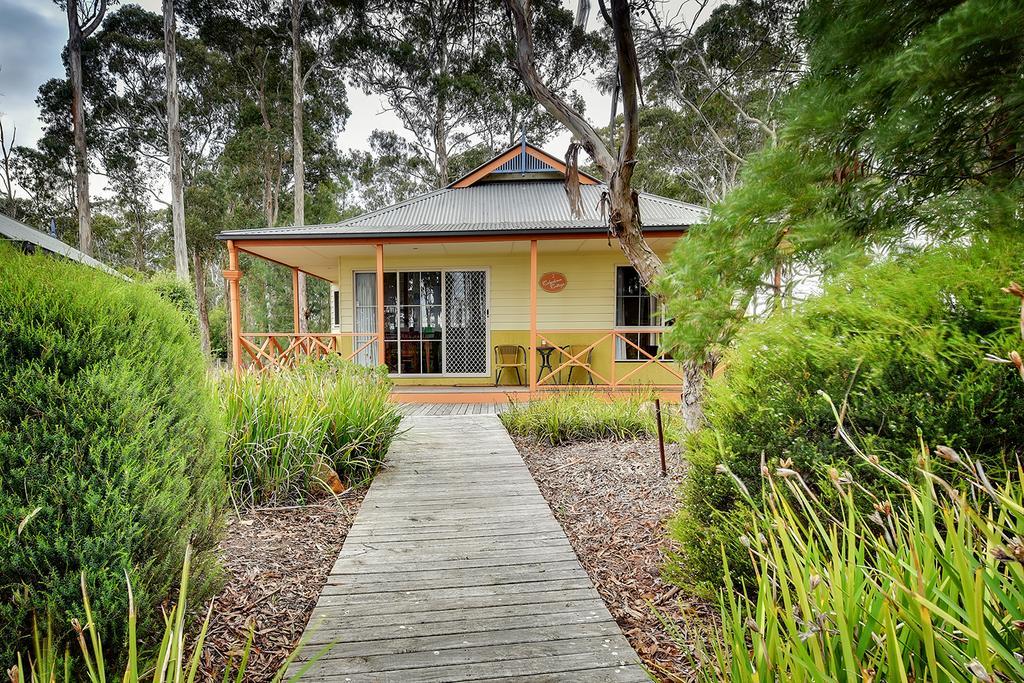 Waverley House Cottages Lakes Entrance Exteriör bild