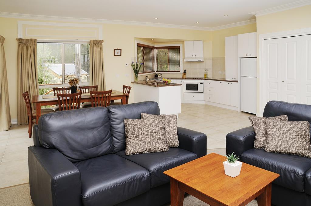 Waverley House Cottages Lakes Entrance Exteriör bild
